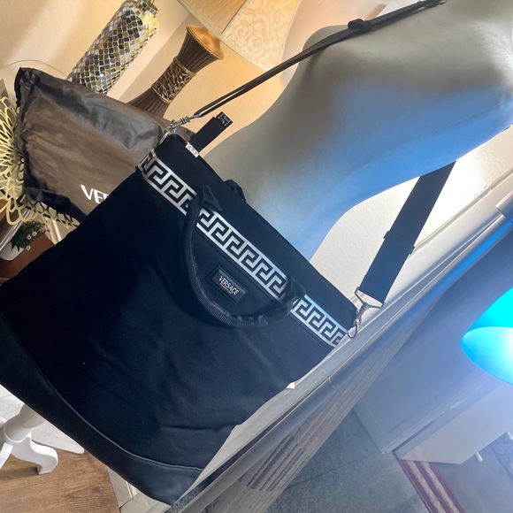 Versace - Picture 14 of 15